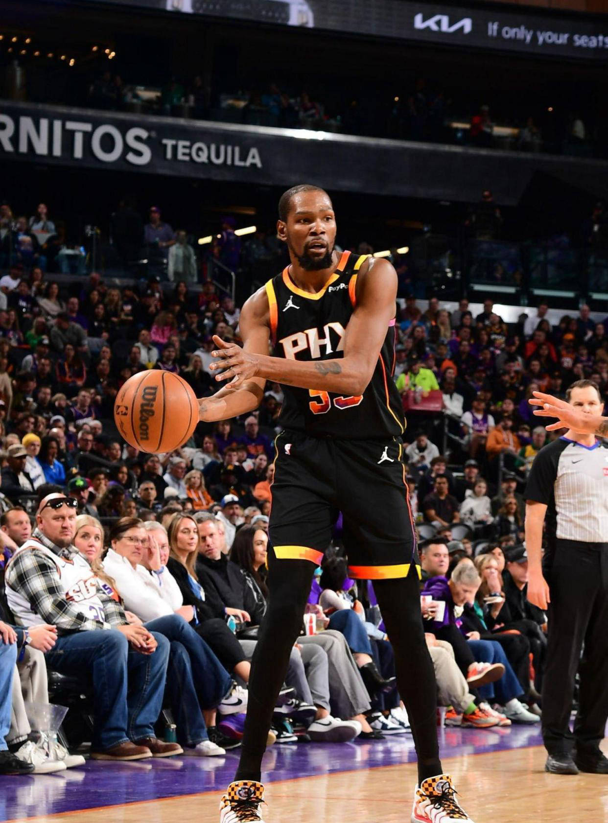 开云体育官网-关于杜兰特回归赛场，突破纪录首场状态亮眼，DWG观众沸腾！的信息-开云体育官网