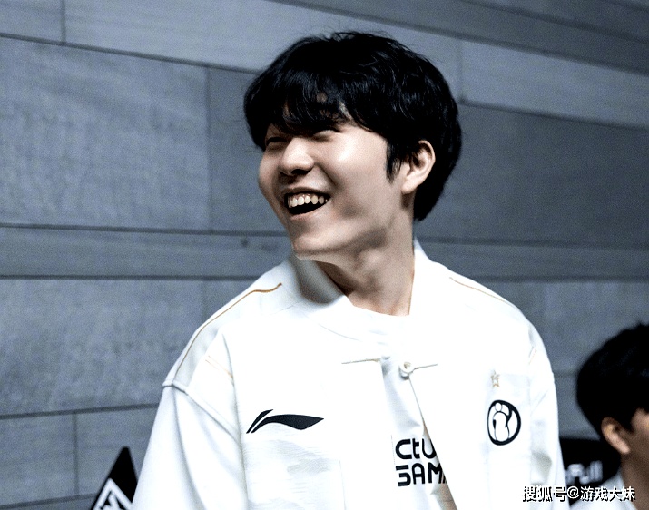 开云体育网址-穆雷焦点对战，Rookie与90激战曼联分钟，重要助攻胜负难料！-开云体育网址