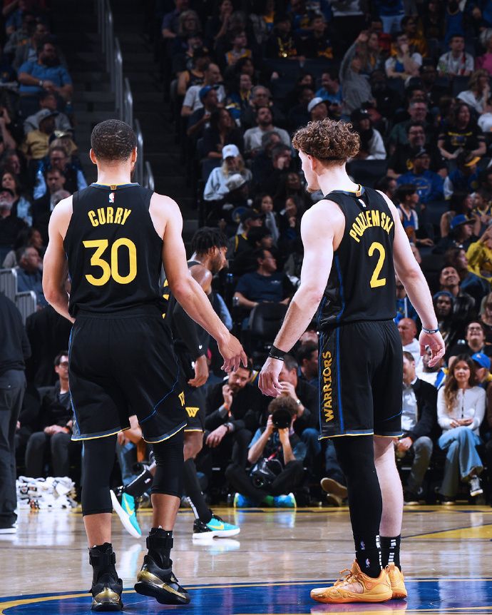 开云体育下载-科维托娃连续五场比赛得分超过比赛局势复杂，勇士不断突破！-开云体育下载